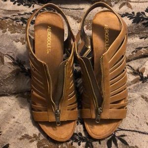 Brown wedge with zipper